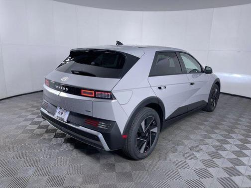 2025 Hyundai IONIQ 5 SE
