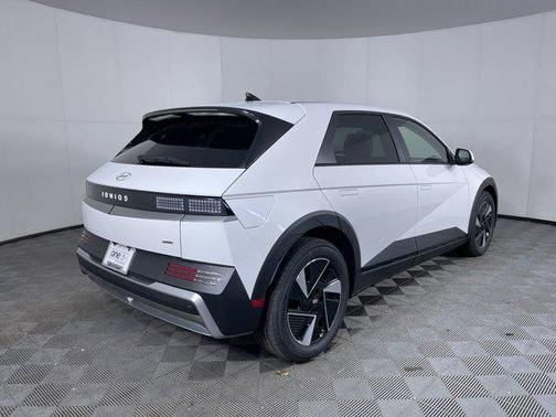 Atlas White 2026 Hyundai IONIQ 5 SEL