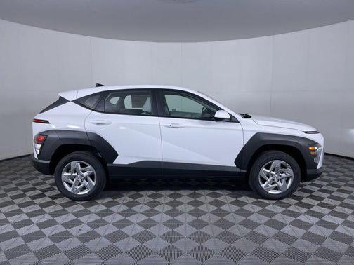 2025 Hyundai KONA SE