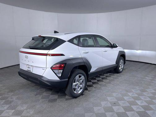2025 Hyundai KONA SE