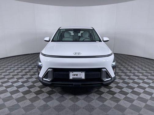 2025 Hyundai KONA SE