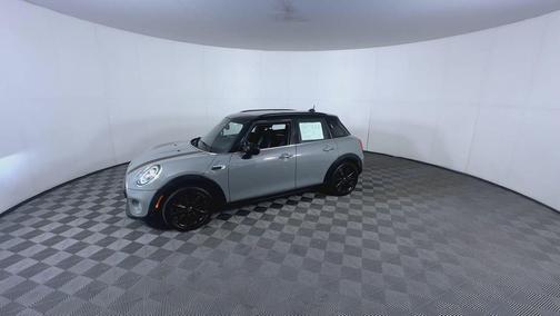 Moonwalk Grey Metallic 2021 MINI Hardtop Cooper