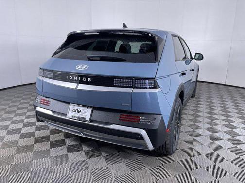 2025 Hyundai IONIQ 5 SE