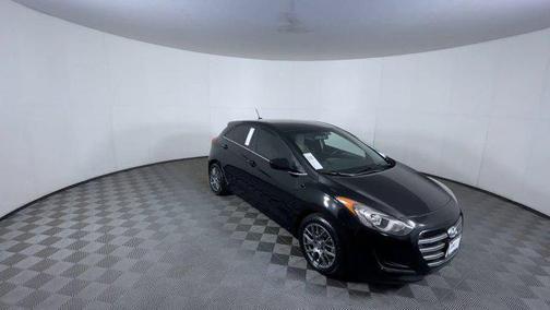 Black Noir Pearl 2016 Hyundai Elantra GT Base