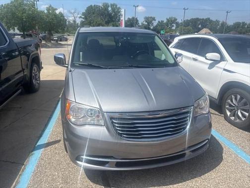 2014 Chrysler Town & Country Touring-L