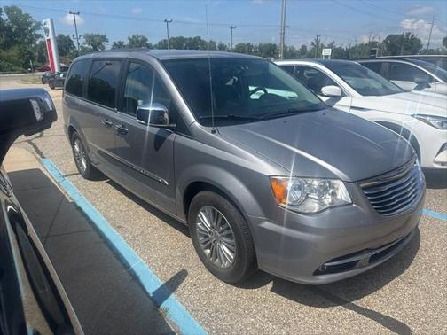 2014 Chrysler Town & Country Touring-L