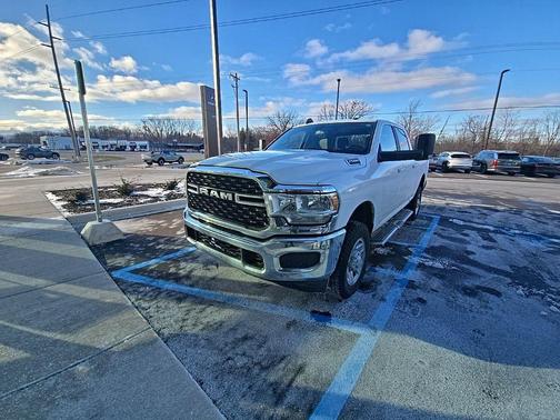 2022 RAM 2500 Big Horn Crew Cab 4x4 6'4' Box