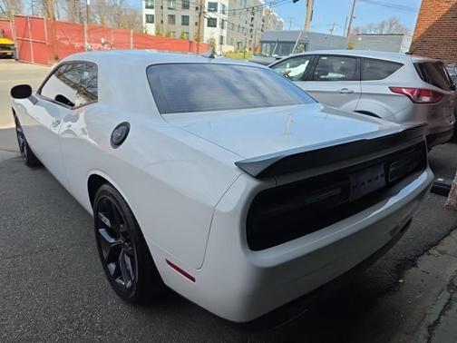 White Knuckle Clearcoat 2022 Dodge Challenger GT