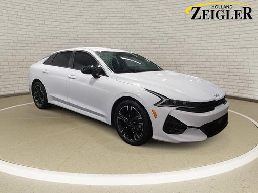 Glacial White Pearl 2024 Kia K5 GT-Line