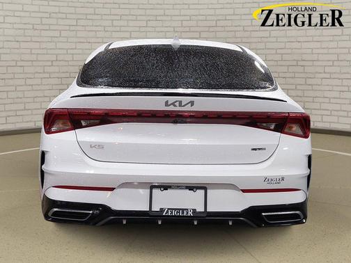 Glacial White Pearl 2024 Kia K5 GT-Line