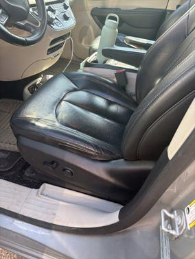 Billet Silver Metallic Clearcoat 2017 Chrysler Pacifica Touring-L