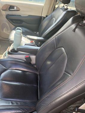 Billet Silver Metallic Clearcoat 2017 Chrysler Pacifica Touring-L