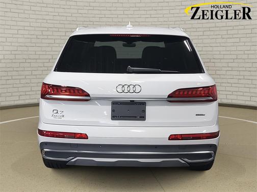2022 Audi Q7 45 Premium
