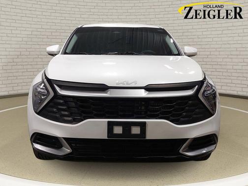 Snow White Pearl 2023 Kia Sportage Hybrid LX