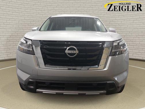 2024 Nissan Pathfinder SL 4WD