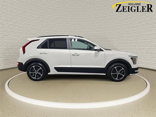 2024 Kia Niro LX