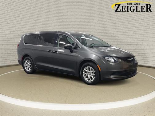2023 Chrysler Voyager LX
