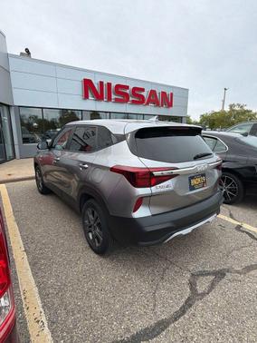 Steel Gray 2023 Kia Seltos LX