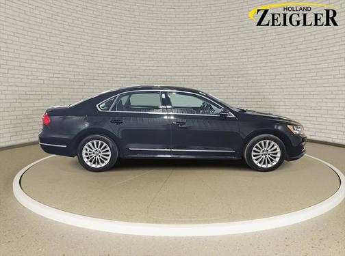 2016 Volkswagen Passat 1.8T SE w/Technology