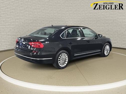 2016 Volkswagen Passat 1.8T SE w/Technology