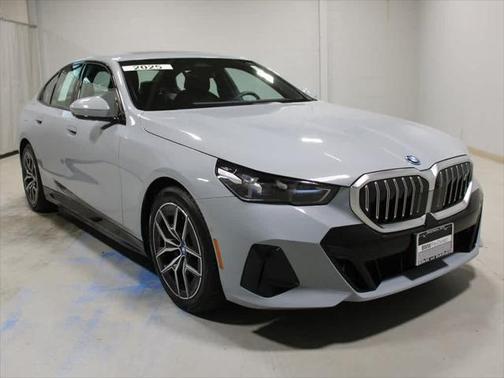 2025 BMW i5 xDrive40