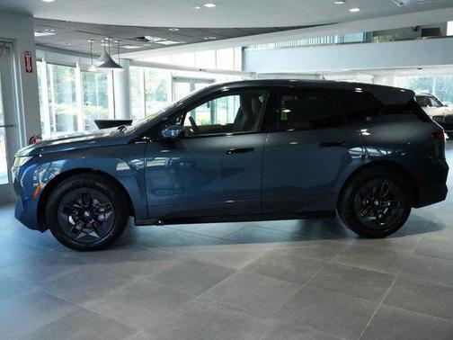 Arctic Race Blue Metallic 2026 BMW iX xDrive60