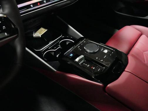 Mineral White Metallic 2026 BMW i5 xDrive40