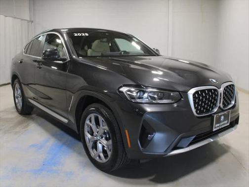 2025 BMW X4 xDrive30i