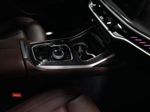 2023 BMW X7 M60i