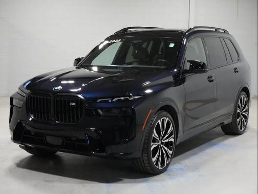 2023 BMW X7 M60i