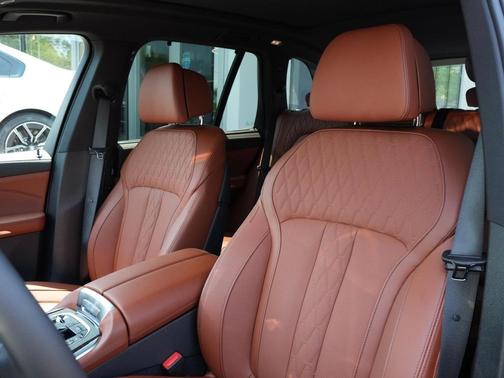 Tanzanite Blue II Metallic 2026 BMW X5 xDrive40i