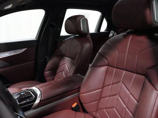 2023 BMW 760 i xDrive