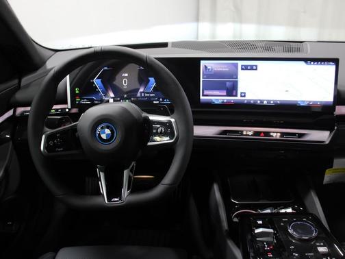 2026 BMW 550e 550e xDrive