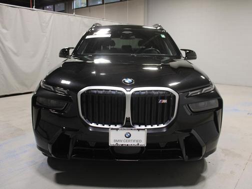 2023 BMW X7 M60i