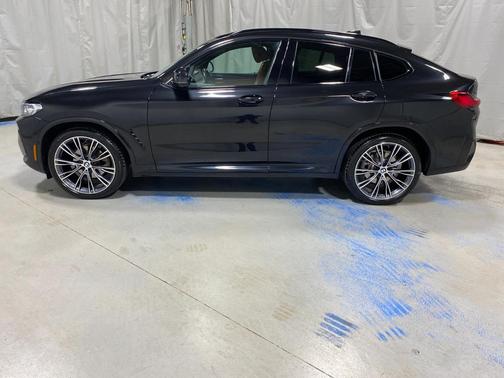 2023 BMW X4 xDrive30i