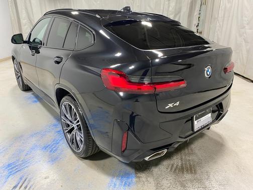 2023 BMW X4 xDrive30i
