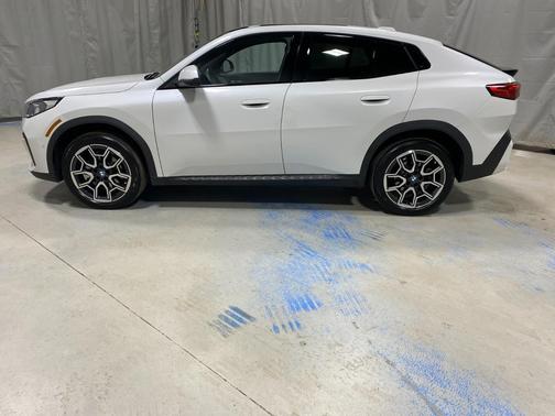 2025 BMW X2 xDrive28i