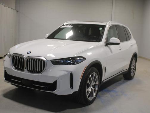 Alpine White 2024 BMW X5 xDrive40i