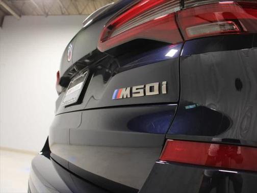2022 BMW X5 M50i