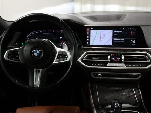 2022 BMW X5 M50i