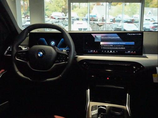 2025 BMW 330 i xDrive