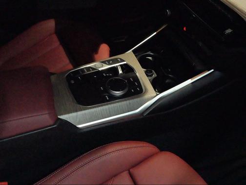 2025 BMW 330 i xDrive