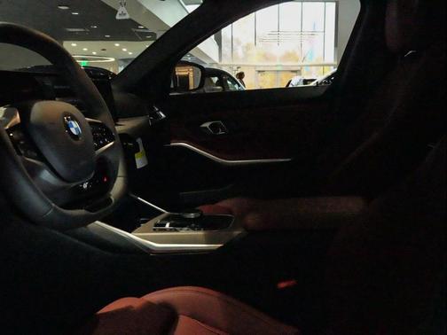 2025 BMW 330 i xDrive