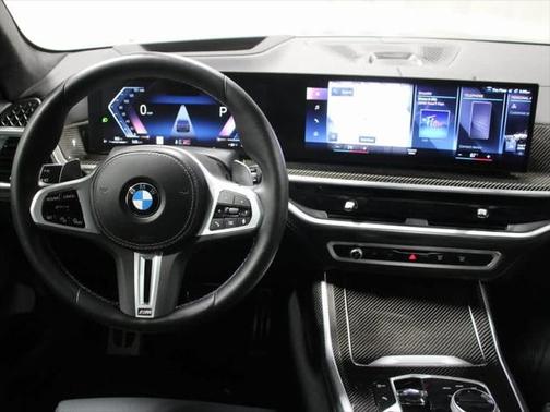 2023 BMW X7 M60i