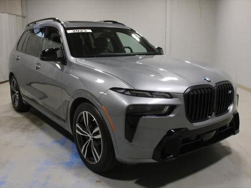 2023 BMW X7 M60i