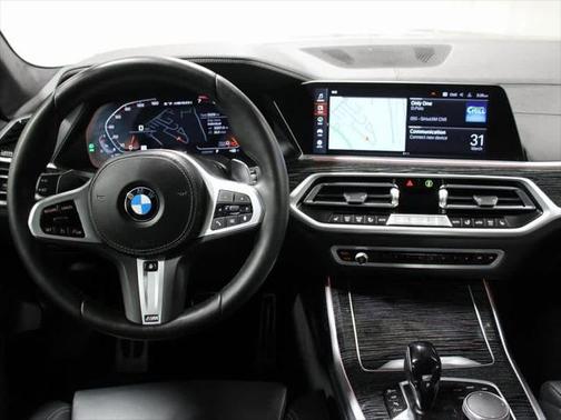 2022 BMW X7 M50i