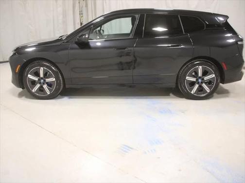 2025 BMW iX xDrive50