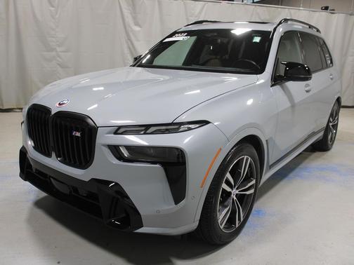 2023 BMW X7 M60i