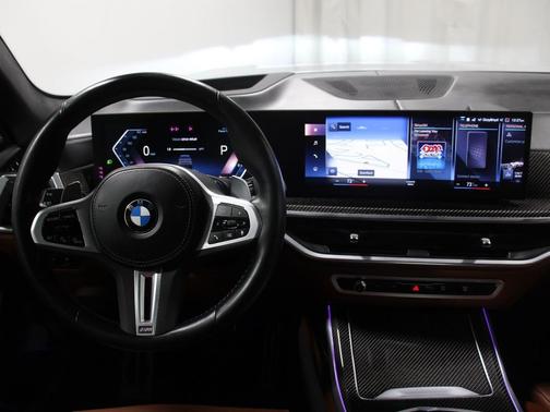 2023 BMW X7 M60i