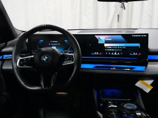 Mineral White Metallic 2026 BMW i5 xDrive40
